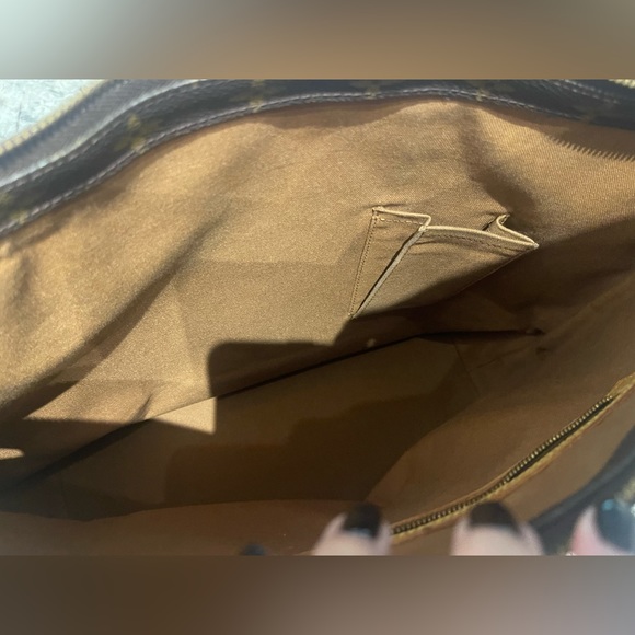 LOUIS VUITTON Mezzo Tote Monogram Shoulder Bag - Picture 9 of 13